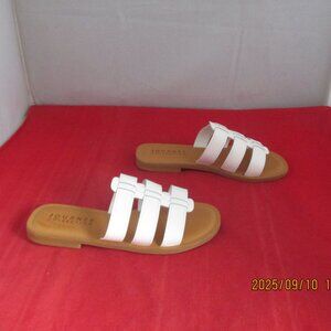 Journey Collection Serrie Flat Sandals $60 - US Size 7 1/2 M - White - 1335